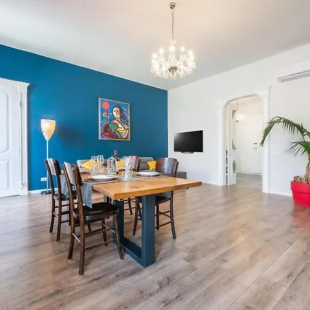 Palazzo Ravenna * Кальяри